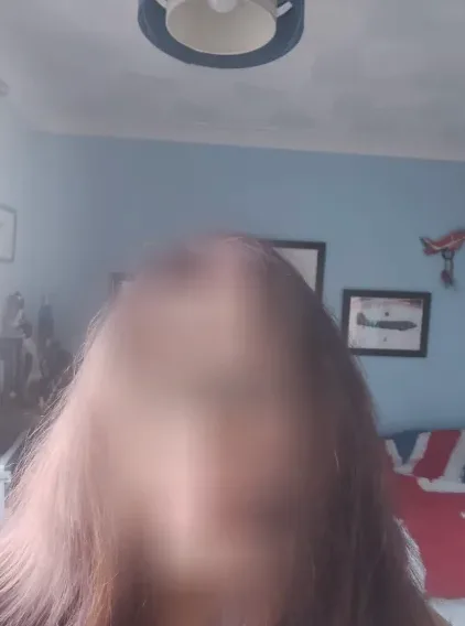 Jenni, 24