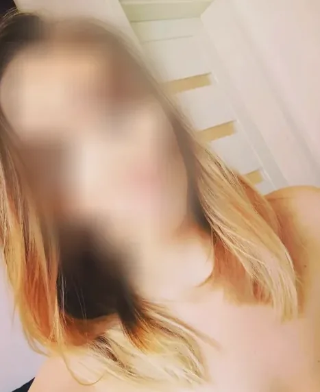 Roosa, 24